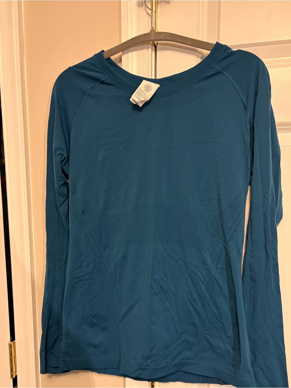Athleta Long-Sleeve Performance Top in Teal Blue - size L